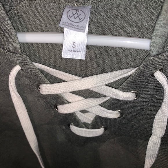 ALTERNATIVE Camo lace up hoodie - Picture 2 of 5